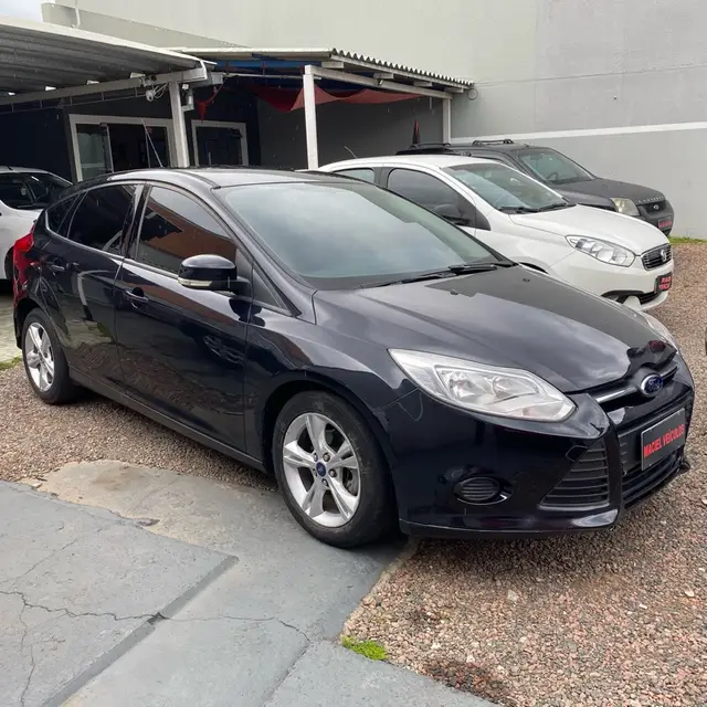 Carro Ford Focus Hatch 2014 SE 1.6 16V TiVCT PowerShift