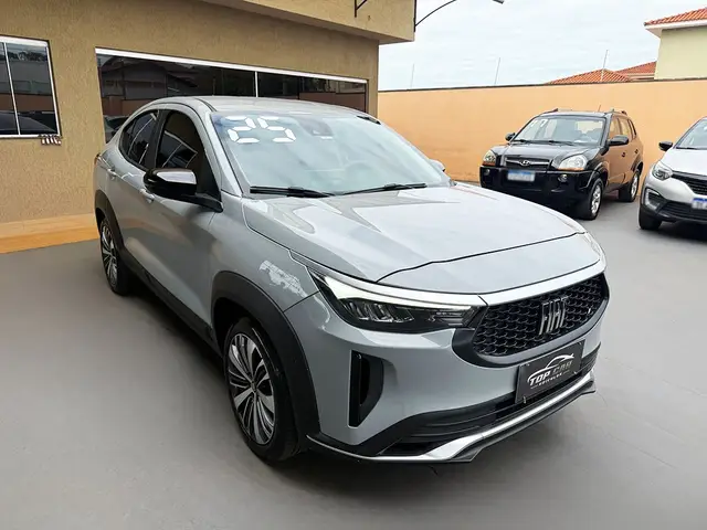 Carro Fiat Fastback 2025 Audace