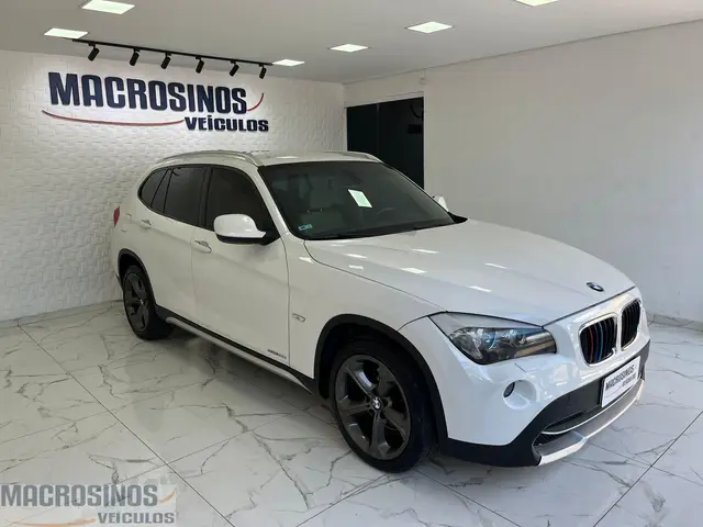 Carro BMW X1 2013 2.0 sDrive20i (Aut)