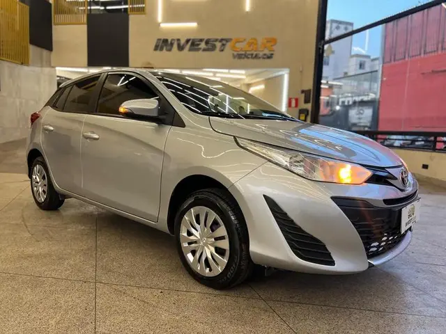 Carro Toyota Yaris 2022 1.3 XL Live (Flex)