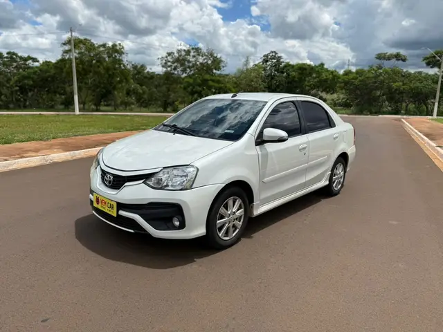 Carro Toyota Etios Sedan 2018 XLS 1.5 (Aut) (Flex)