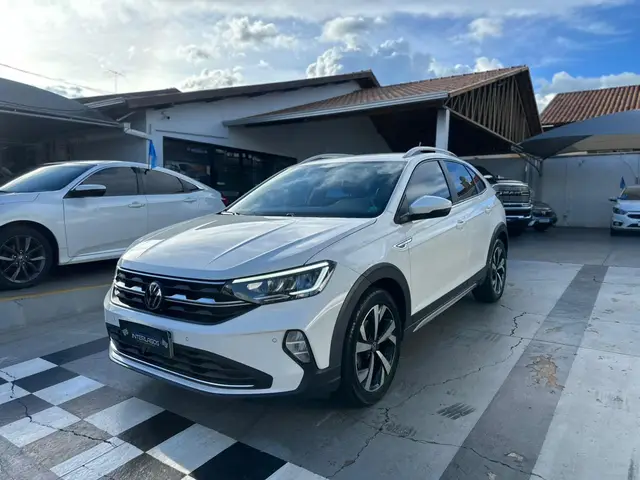 Carro Volkswagen Nivus 2023 Highline 200 TSI