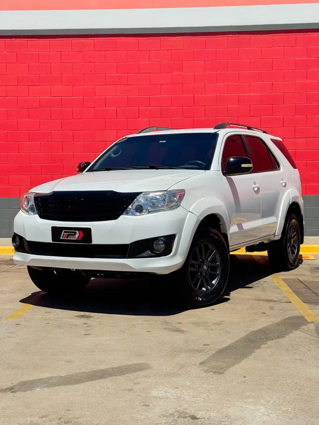 Carro Toyota Hilux SW4 2013 SR 2.7 4x2 (Flex)