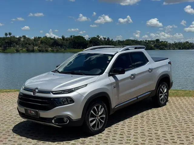 Carro Fiat Toro 2019 Volcano 2.0 diesel AT9 4x4