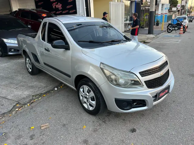 Carro Chevrolet Montana 2017 LS 1.4 (Flex)