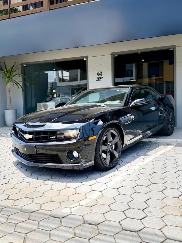 Carro Chevrolet Camaro 2011 SS 6.2