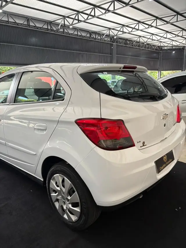 Carro Chevrolet Onix 2014 1.4 LT SPE/4