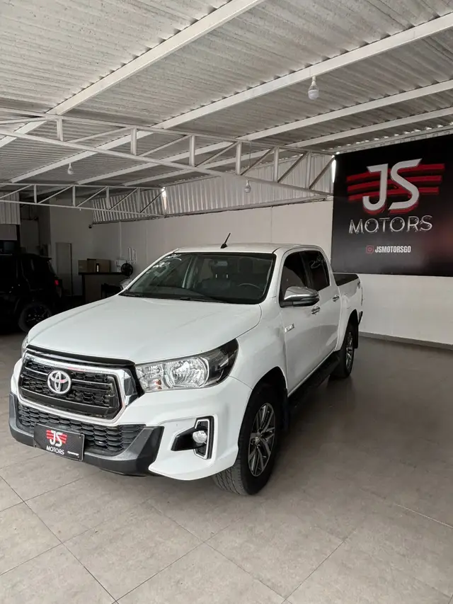 Carro Toyota Hilux Cabine Dupla 2020 Hilux 2.8 TDI SRV CD 4x4 (Aut)