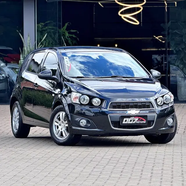 Carro Chevrolet Sonic 2013 Hatch LT