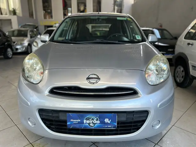 Carro Nissan March 2013 1.6 16V SV (Flex)