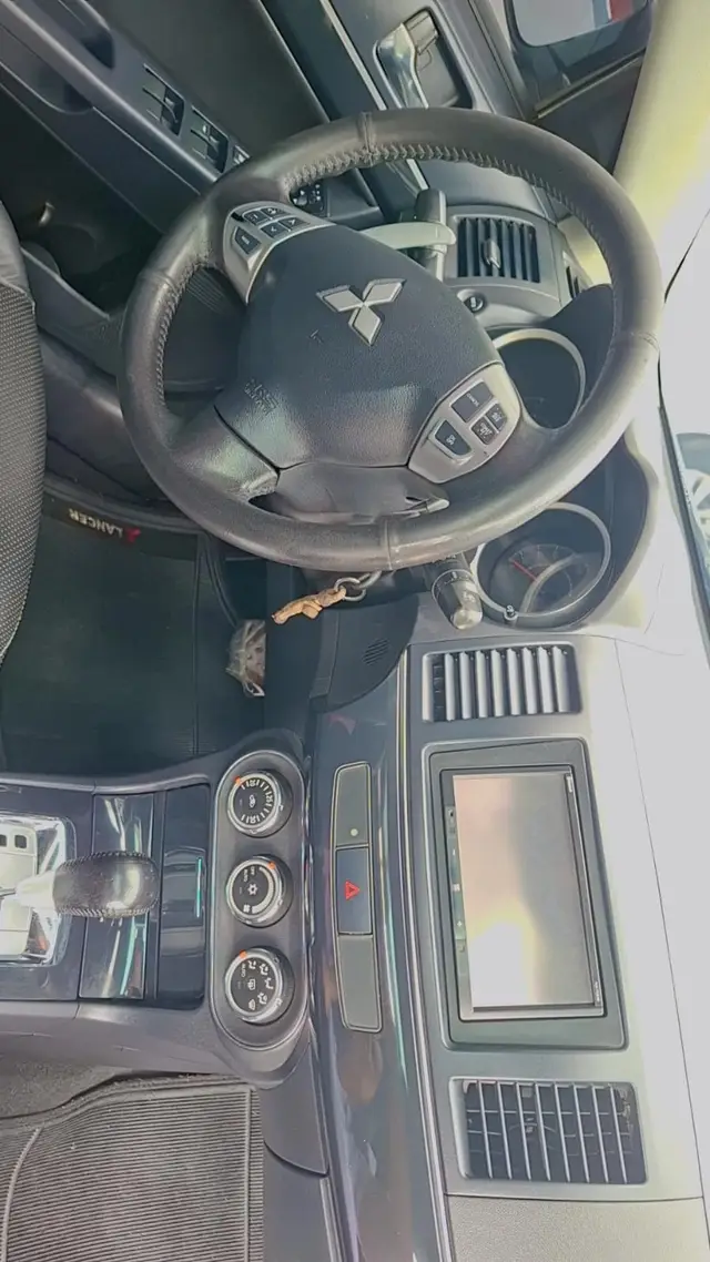 Carro Mitsubishi Lancer 2012 2.0 16V