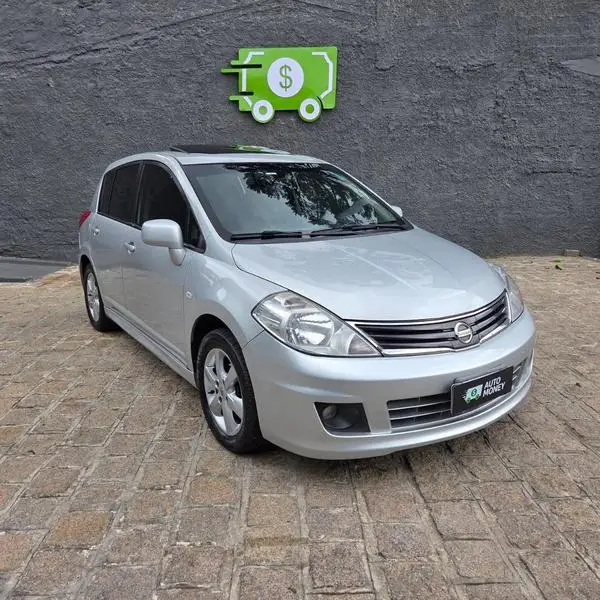 Carro Nissan Tiida 2013 SL 1.8 (flex)