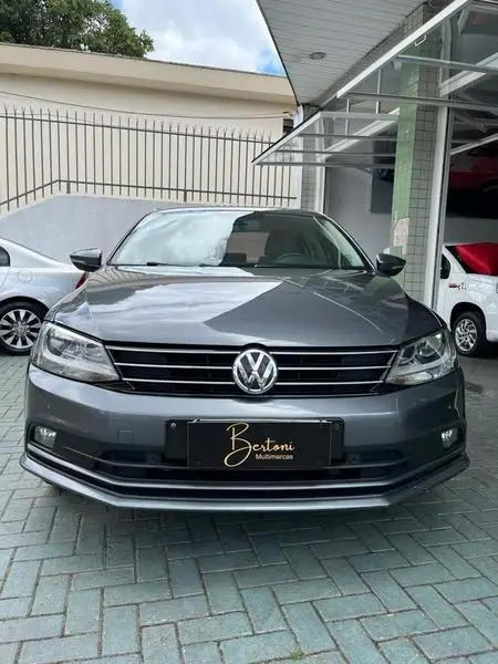 Carro Volkswagen Jetta 2016 2.0 Trendline Tiptronic (Flex)