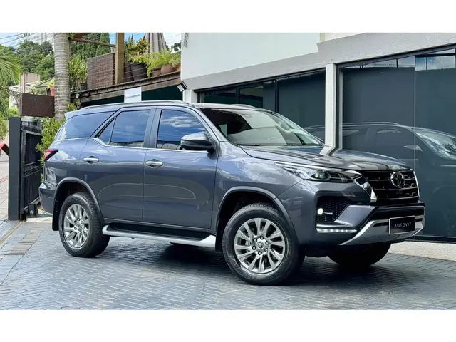 Carro Toyota SW4 2024 SRX 2.8 Turbodiesel 4x4 (Aut.) (7 Lugares)