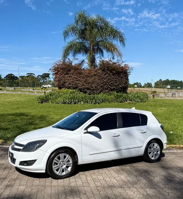 Carro Chevrolet Vectra GT 2011 -X 2.0 8V (Flex)