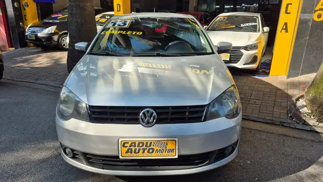 Carro Volkswagen Polo Sedan 2013 1.6 8V (Flex)