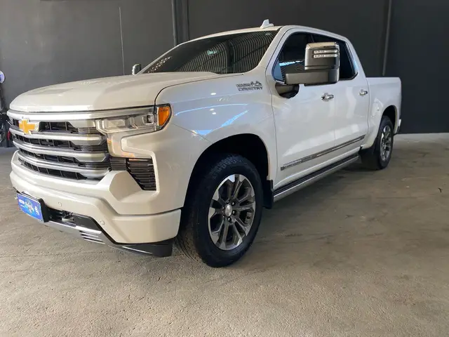Carro Chevrolet Silverado 2024 High Country 5.3