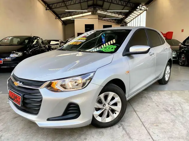 Carro Chevrolet Onix 2023 LT 1.0