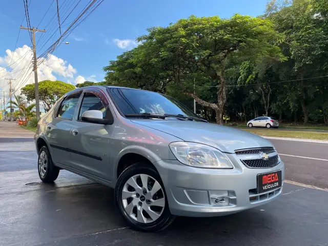 Carro Chevrolet Prisma 2012 Maxx/ LT 1.4 (Flex)