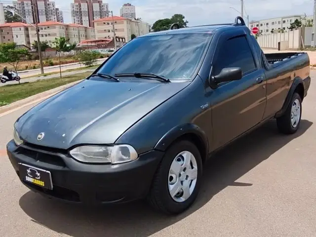 Carro Fiat Strada 2001 Working 1.5 MPi