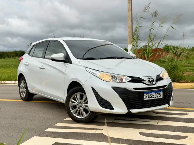 Carro Toyota Yaris 2022 1.5 XL Plus Connect CVT (Flex)