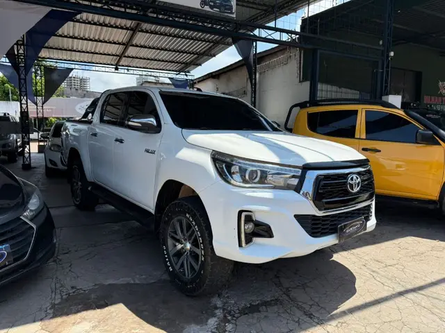 Carro Toyota Hilux Cabine Dupla 2016 Hilux 2.8 TDI SRX CD 4x4 (Aut)