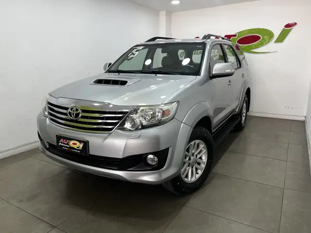 Carro Toyota SW4 2015 Hilux  3.0 TDI 4x4 SRV 7L