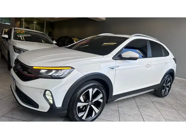 Carro Volkswagen Nivus 2024 Highline 200 TSI