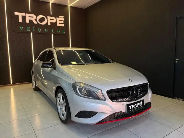 Carro Mercedes-Benz Classe A  2014 200 Urban 1.6 DCT Turbo