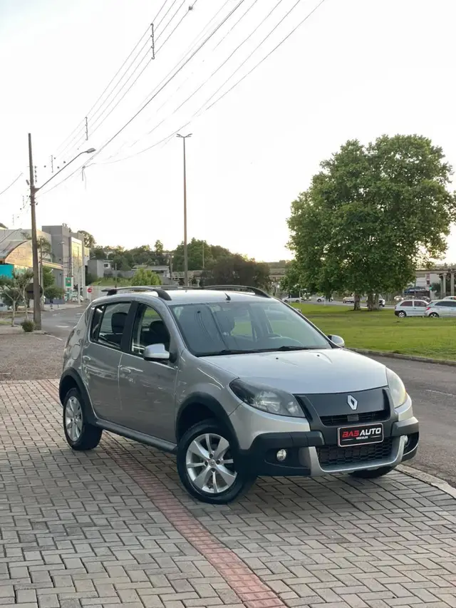 Carro Renault Sandero Stepway 2013 1.6 8V (Flex)