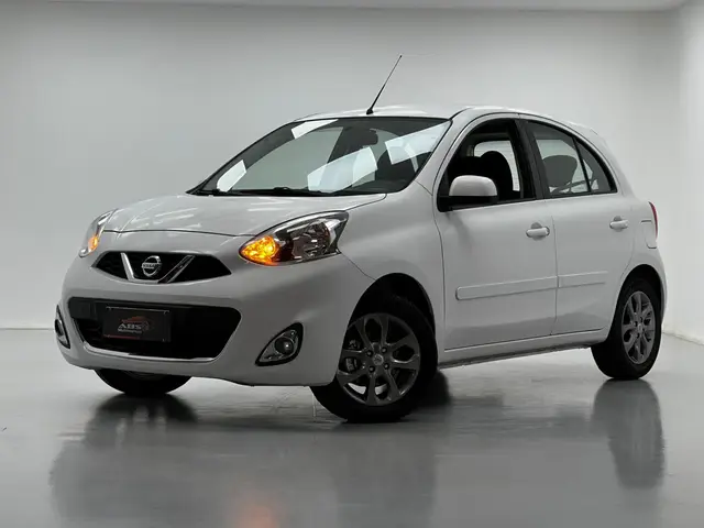 Carro Nissan March 2015 1.6 16V SV (Flex)
