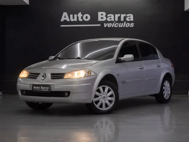 Carro Renault Megane Sedan 2010 Mégane Sedan Dynamique 1.6 16V (flex)