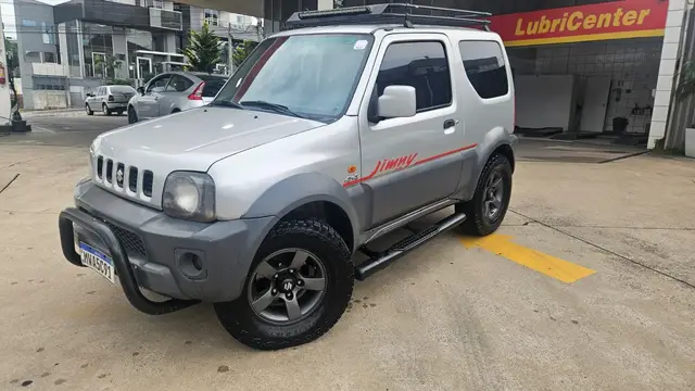 Carro Suzuki Jimny 2011 4x4 1.3 16V