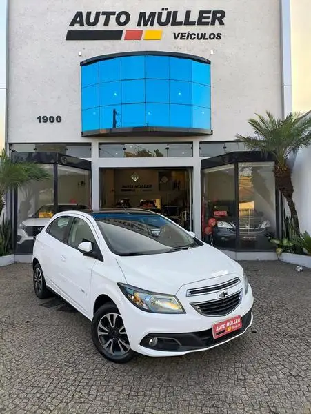 Carro Chevrolet Onix 2015 1.4 LTZ SPE/4 (Aut)