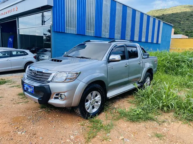 Carro Toyota Hilux Cabine Dupla 2015 Hilux 3.0 TDI 4x4 CD SRV (Aut)