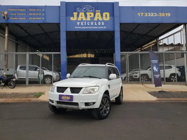 Carro Mitsubishi Pajero TR4 2014 2.0 16V 4x2 (Flex)