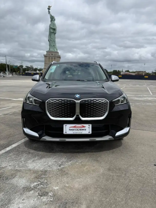 Carro BMW iX1 2024 eDrive20 X Line (Aut.) (Elétrico)