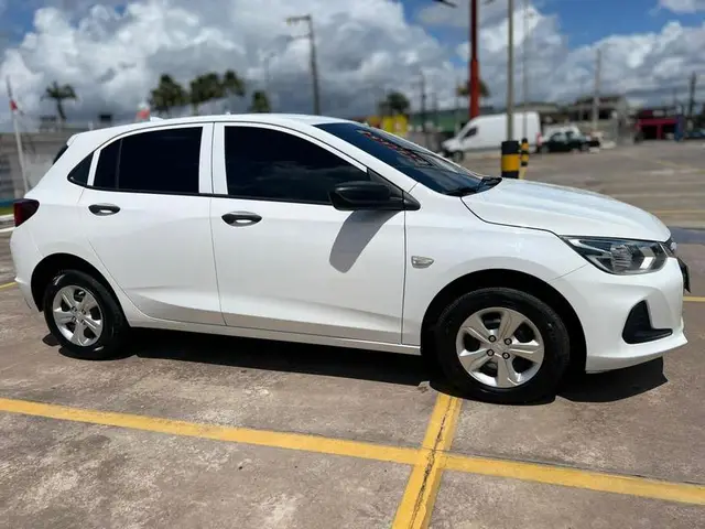 Carro Chevrolet Onix 2021 1.0 (Flex)