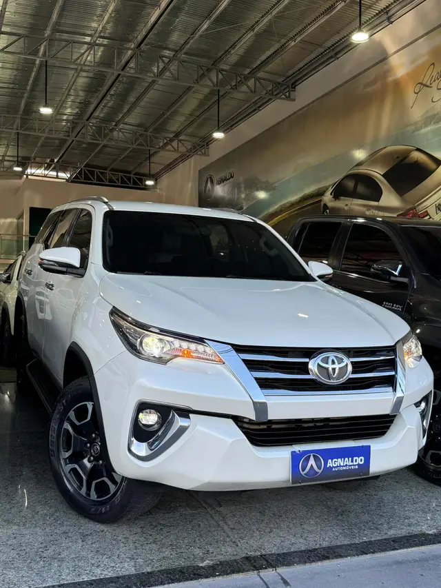 Carro Toyota SW4 2020 2.8 TDI SRX 7L 4x4 (Aut) (Diesel)