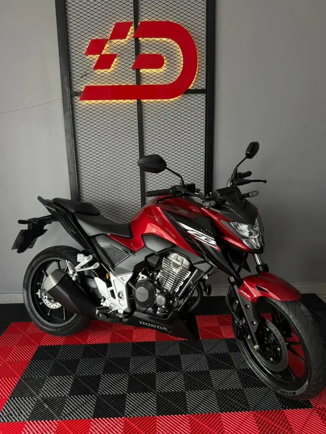 Moto Honda CB 300F Twister 2025 (ABS)