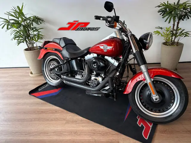 Moto Harley-Davidson Fat Boy FLSTF 2013 FAT BOY LOW/ SPECIAL FLSTFB