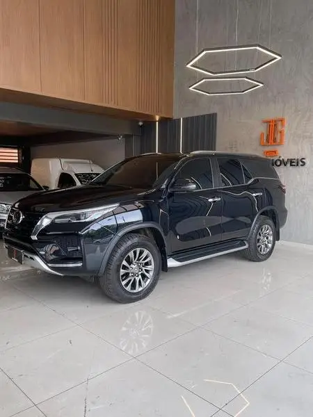 Carro Toyota SW4 2022 SRX 2.8 turbodiesel 7L 4x4 (Aut)