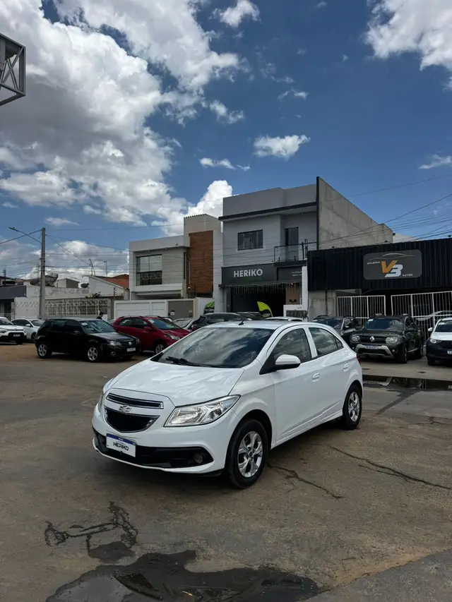 Carro Chevrolet Onix 2013 1.0 LT SPE/4