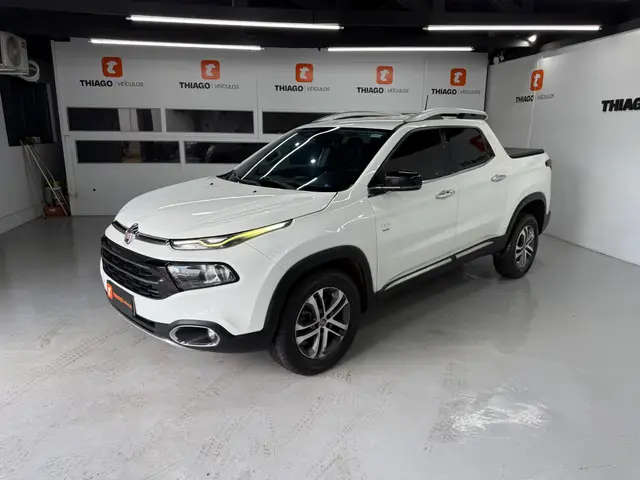 Carro Fiat Toro 2017 Volcano 2.0 diesel AT9 4x4