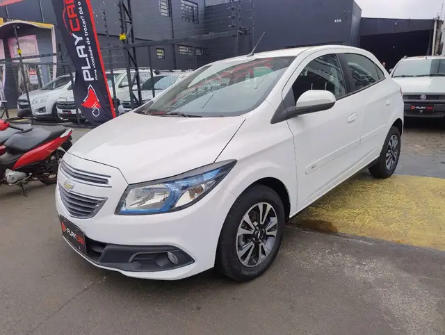 Carro Chevrolet Onix 2014 HATCH LTZ 1.4 8V FlexPower 5p Mec.