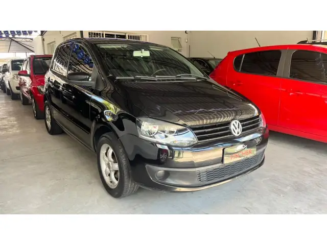Carro Volkswagen Fox 2011 1.0 8V (Flex) 4p