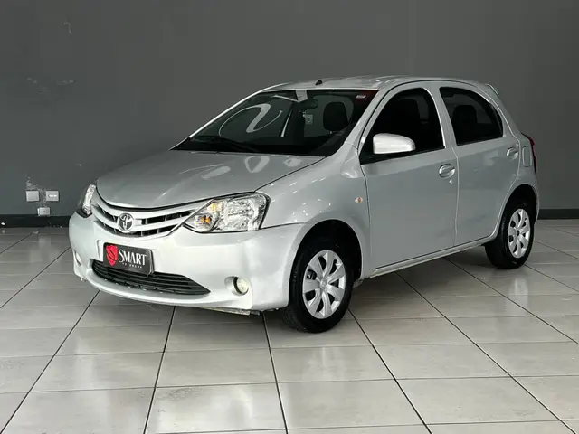 Carro Toyota Etios 2015 X 1.3 (Flex)