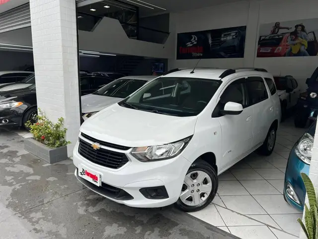 Carro Chevrolet Spin 2024 LT 1.8