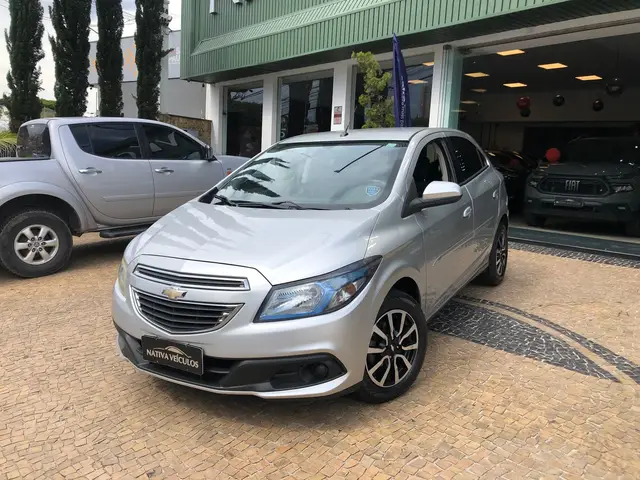 Carro Chevrolet Onix 2014 1.4 LT SPE/4