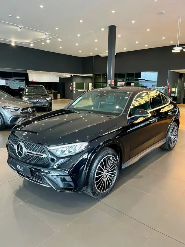 Carro Mercedes-Benz GLC 300  2026 AMG Line Coupe 4M 2.0 TB Aut.